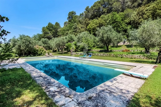 18Th century sheepfold in Grasse with panoramic views