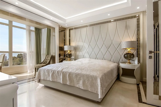 Wunderschöne 4-Zimmer-Wohnung mit Panorama-Meerblick zum Verkauf in Cannes