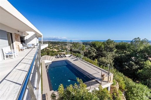 Te koop in Vallauris, prachtige Californische villa met panoramisch zeezicht