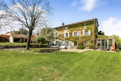 Magnificent Bastide with swimming pool for sale in Mouans Sartoux.