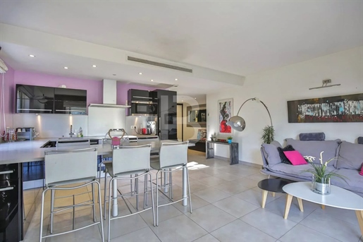 Luxurioux 3 bedroom apartment on ground floor for sale in Mougins