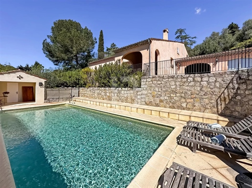 For sale in Le Rouret, Elegant Family home within walking distance to the village