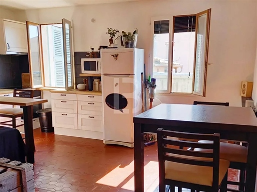 2 bedroom apartment in a peaceful location in old Antibes