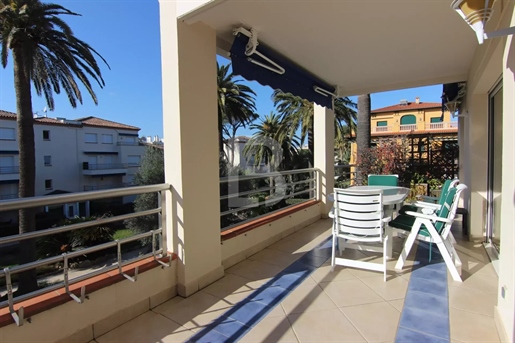 Elegant 3-bedroom flat with terrace on the edge of Cap d'Antibes