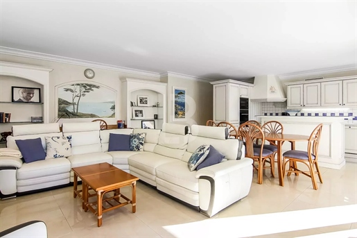 Elegante appartamento con 3 camere da letto e terrazza ai limiti di Cap d'Antibes
