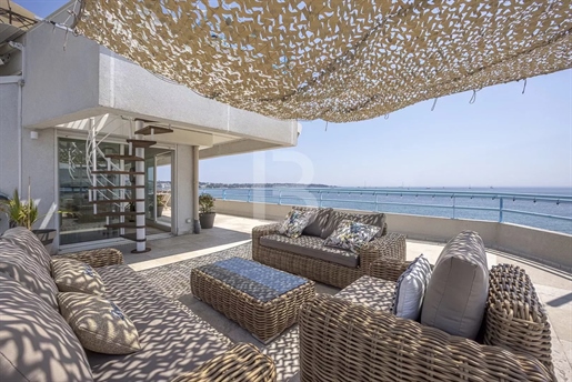 Rare rooftop apartment with private pool and beautiful sea view