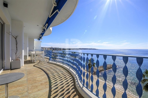 Penthouse Juan les Pins on the sea front