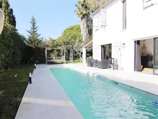 Villa in Juan les Pins close to the beach and shops