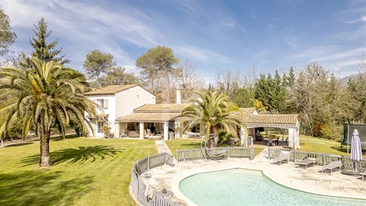 Stunning Villa for sale in Valbonne