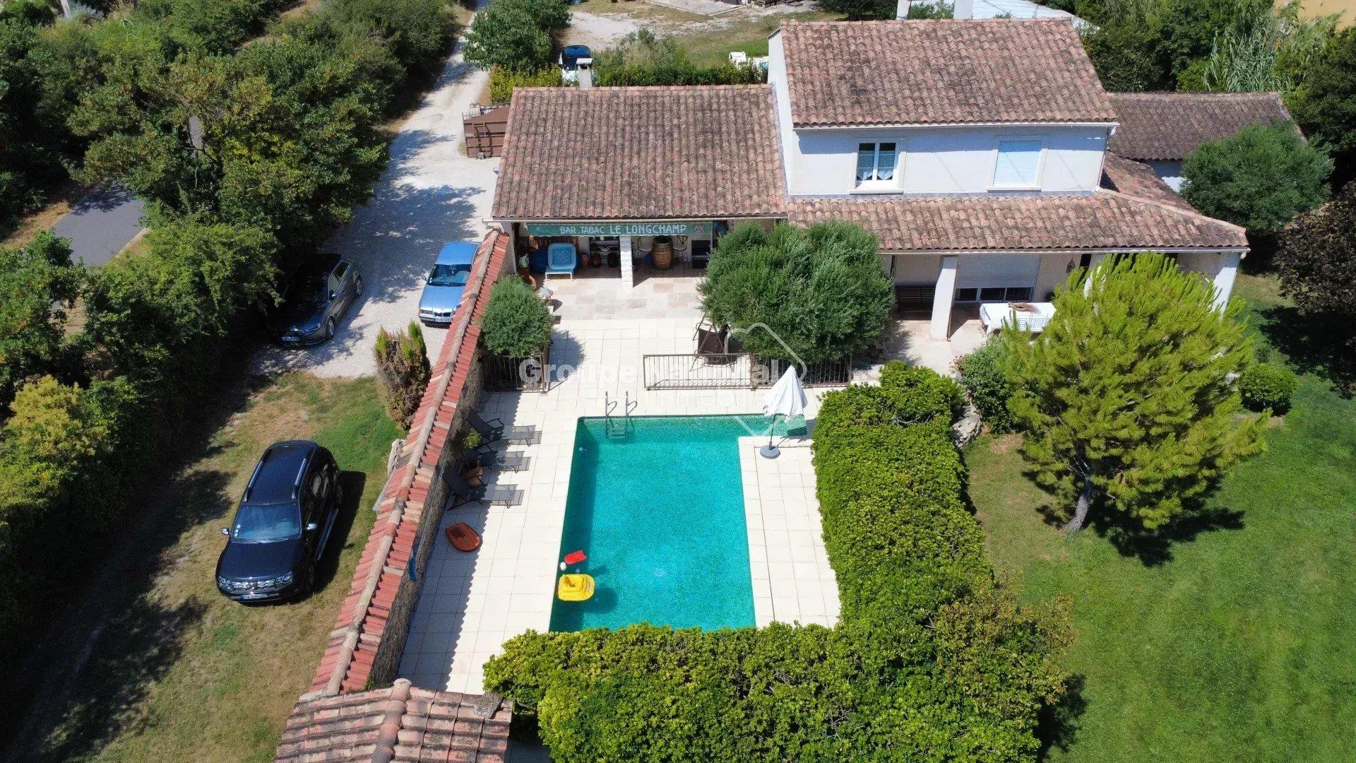 Charming Villa in Pernes-les-Fontaines for Sale