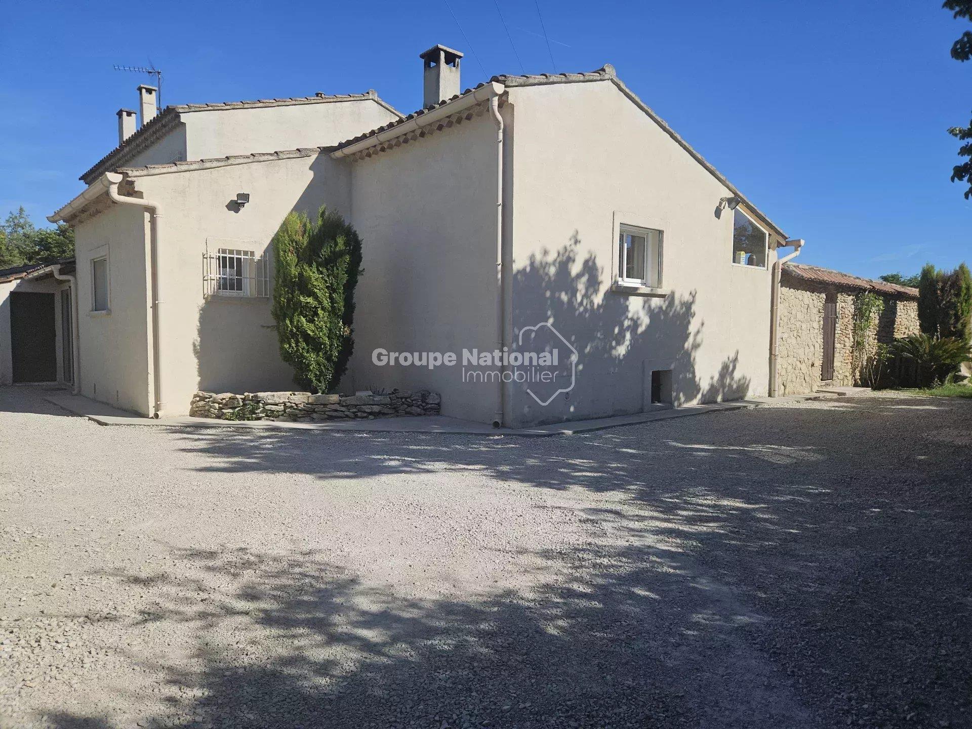 Charming Villa in Pernes-les-Fontaines for Sale