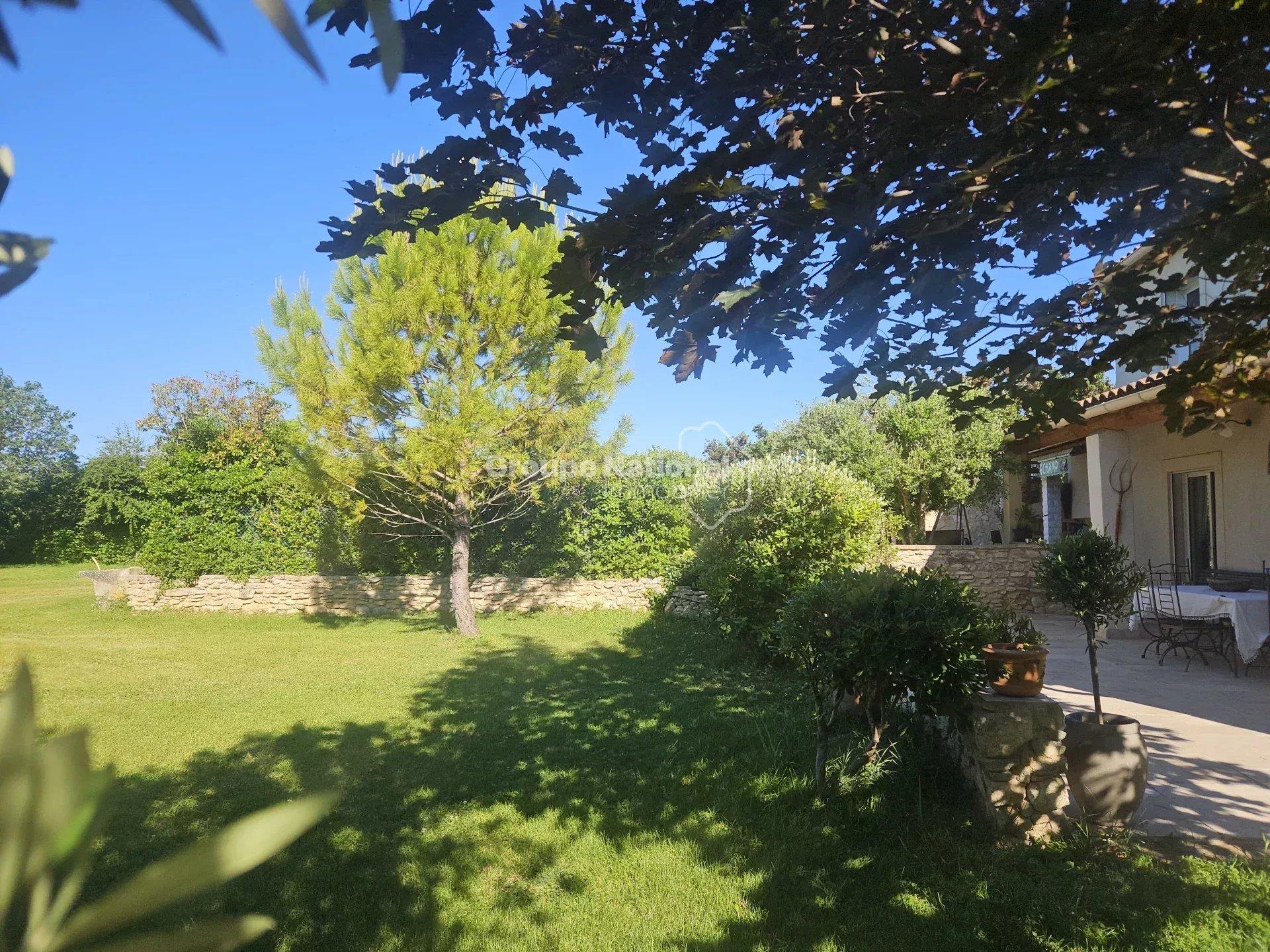 Charming Villa in Pernes-les-Fontaines for Sale