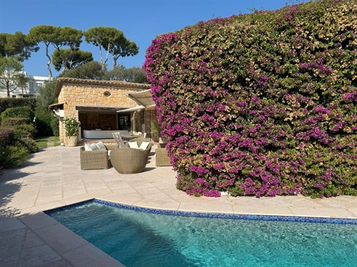 Cap d'Antibes villa with sea view and the Lérins Islands