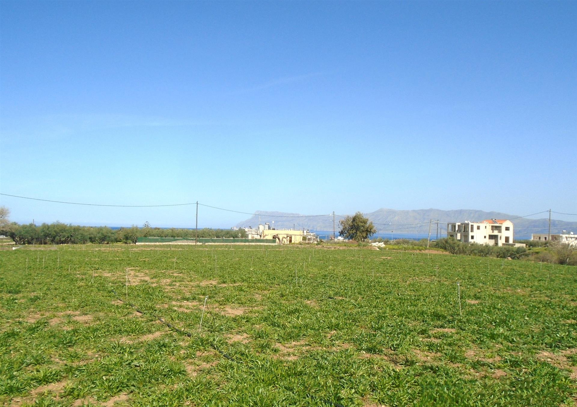 Magnificent plot of land with sea and mountain views