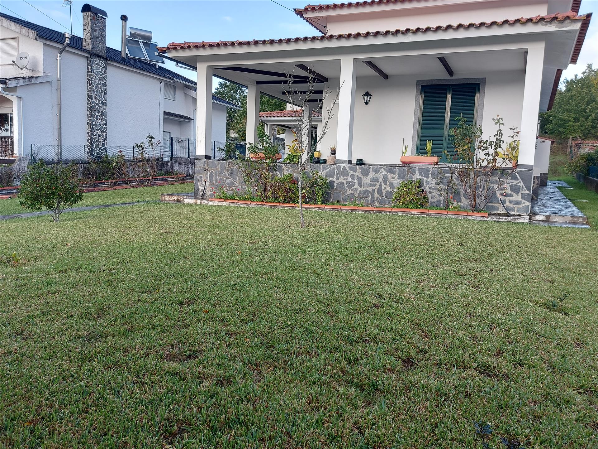 2 bedroom villa with land and garage in Côja