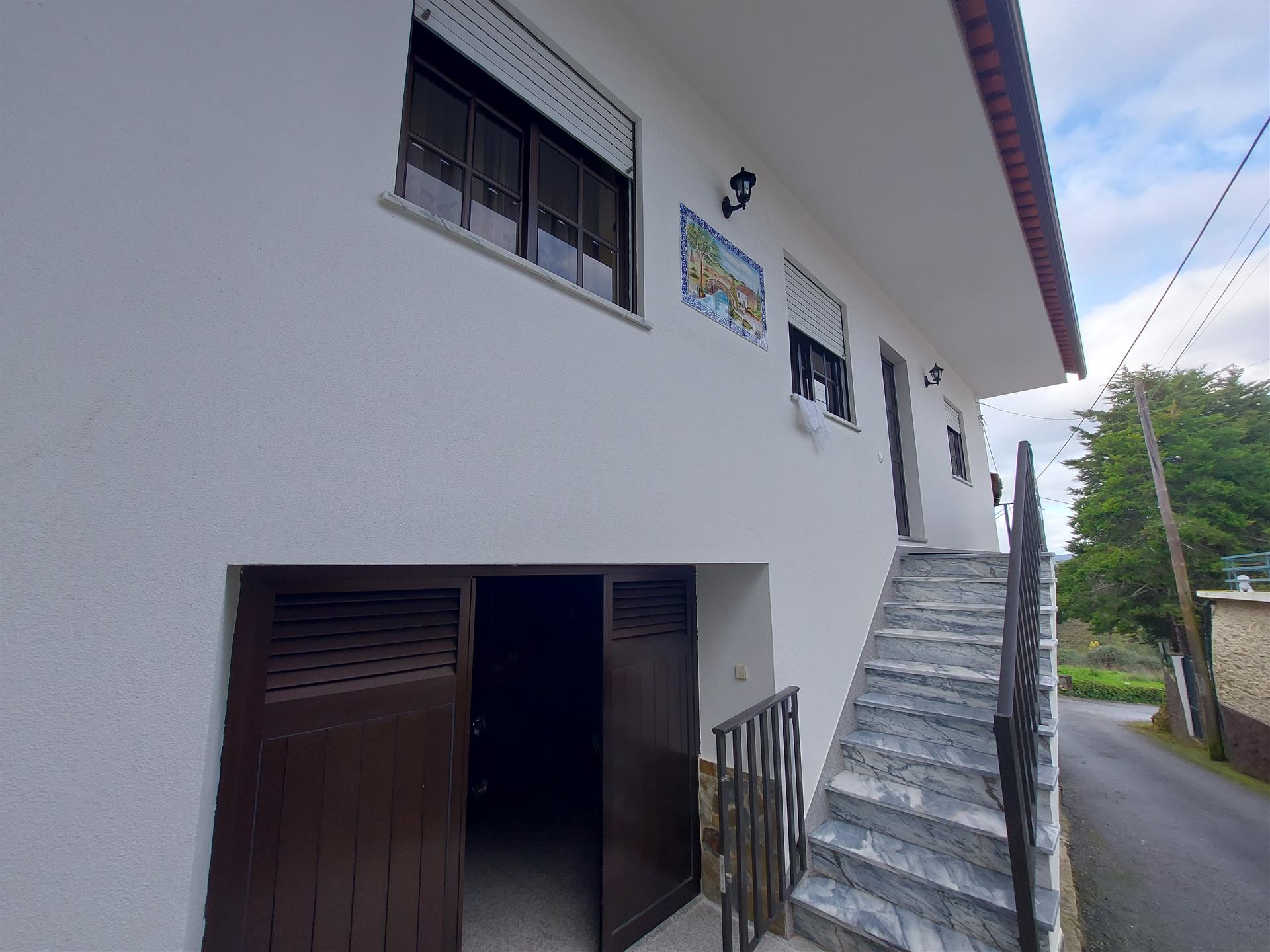 4 bedroom villa with garage and backyard in Côja Barril do Alva