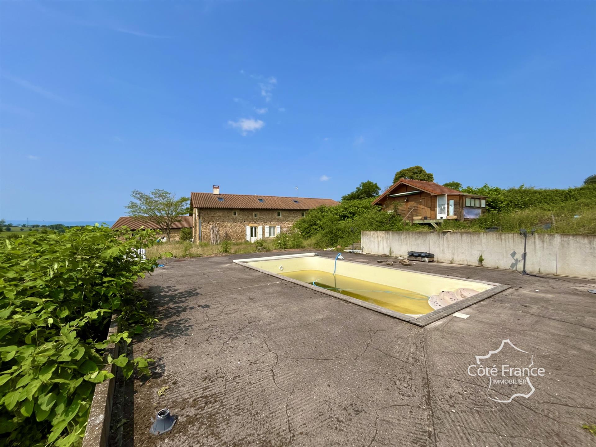 Exceptional Farmhouse 5 Hectares in the Heart of Nature with Dominant View Ideal for Gîtes & Recepti