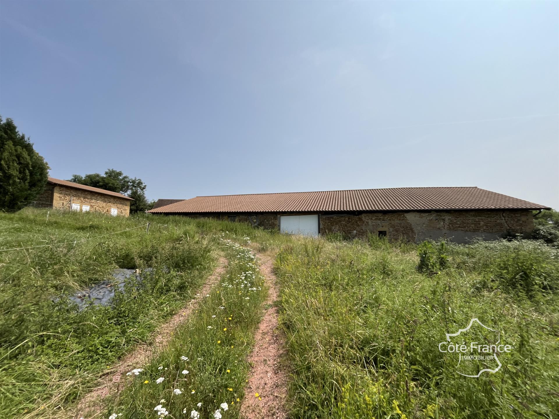 Exceptional Farmhouse 5 Hectares in the Heart of Nature with Dominant View Ideal for Gîtes & Recepti