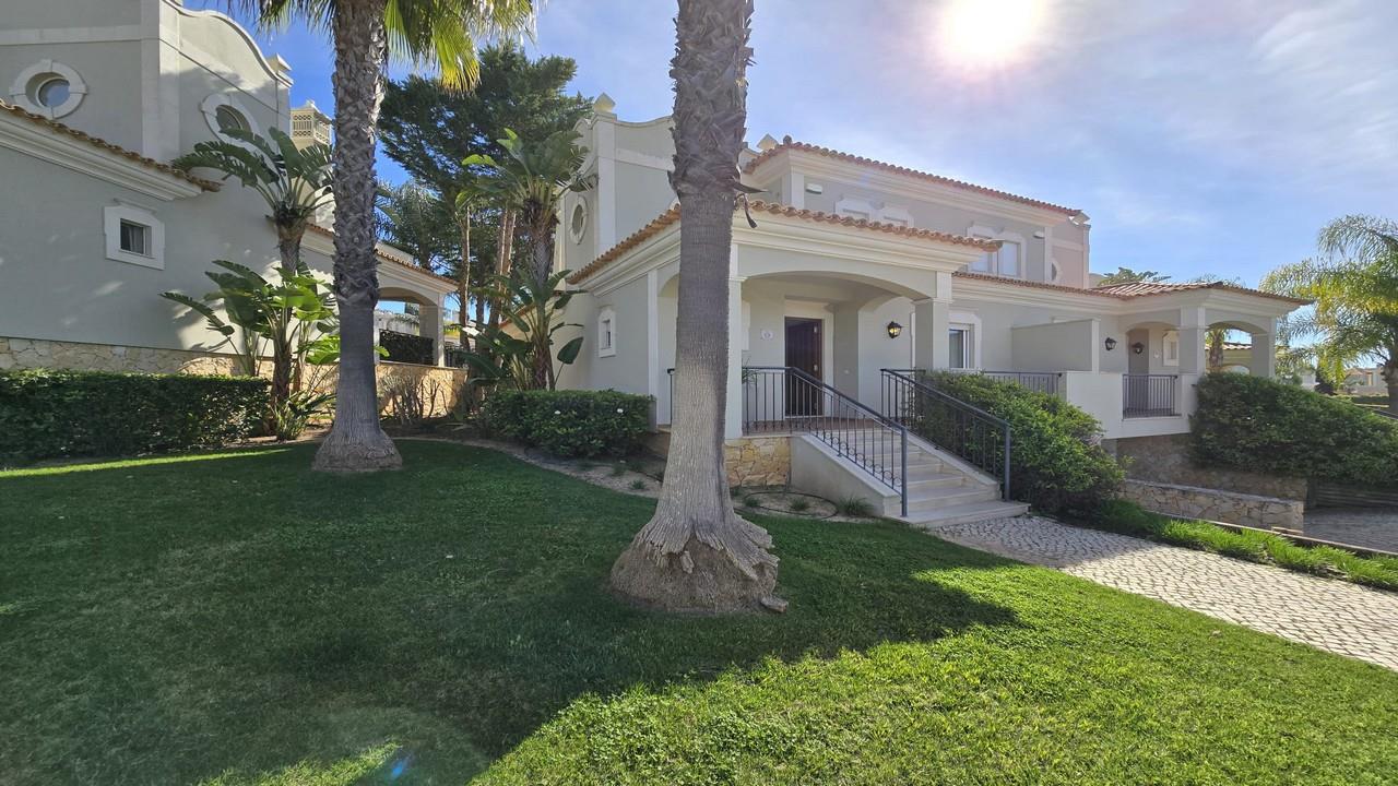 Lovely Townhouse In The Crest, Almancil For Sale