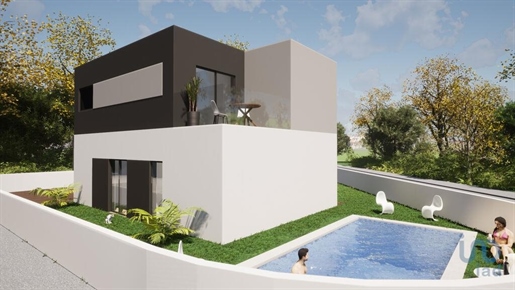 Home / Villa with 4 Rooms in Setúbal with 260,00 m²