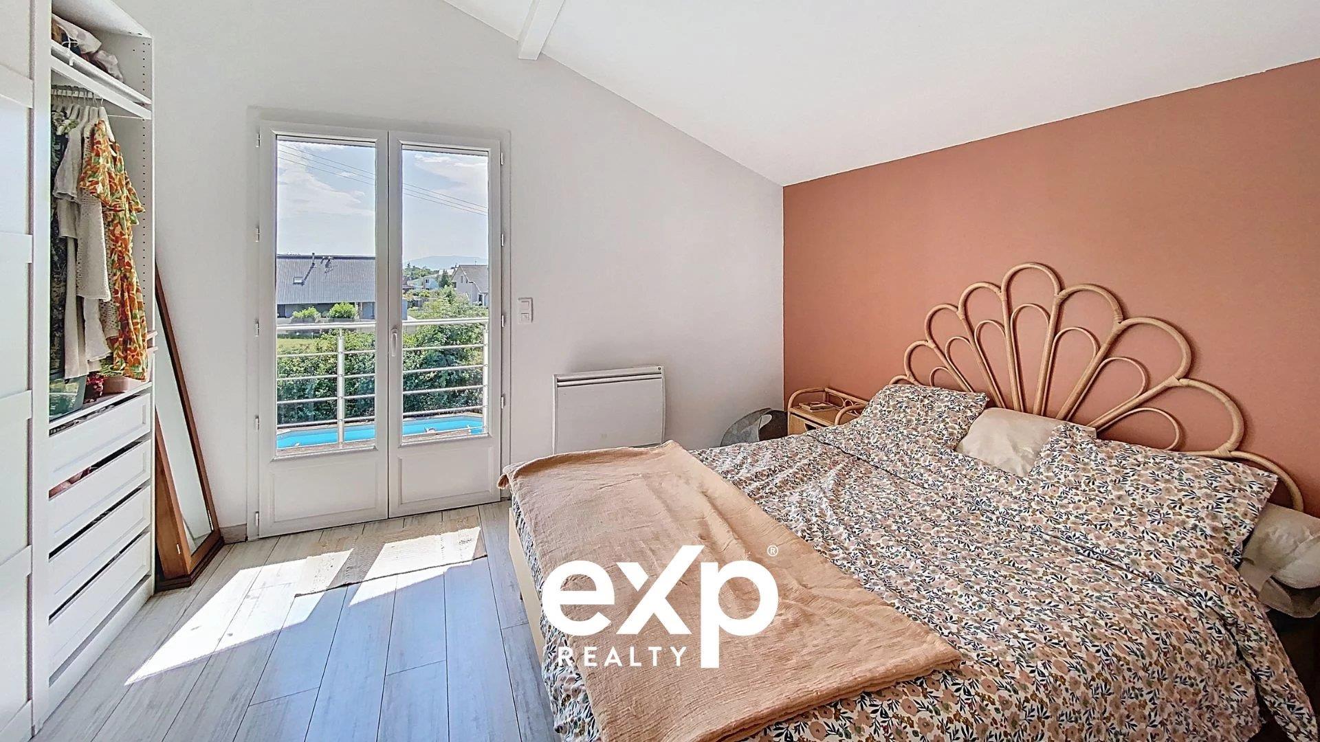 Maison familiale avec logement indépendant et piscine à Messery