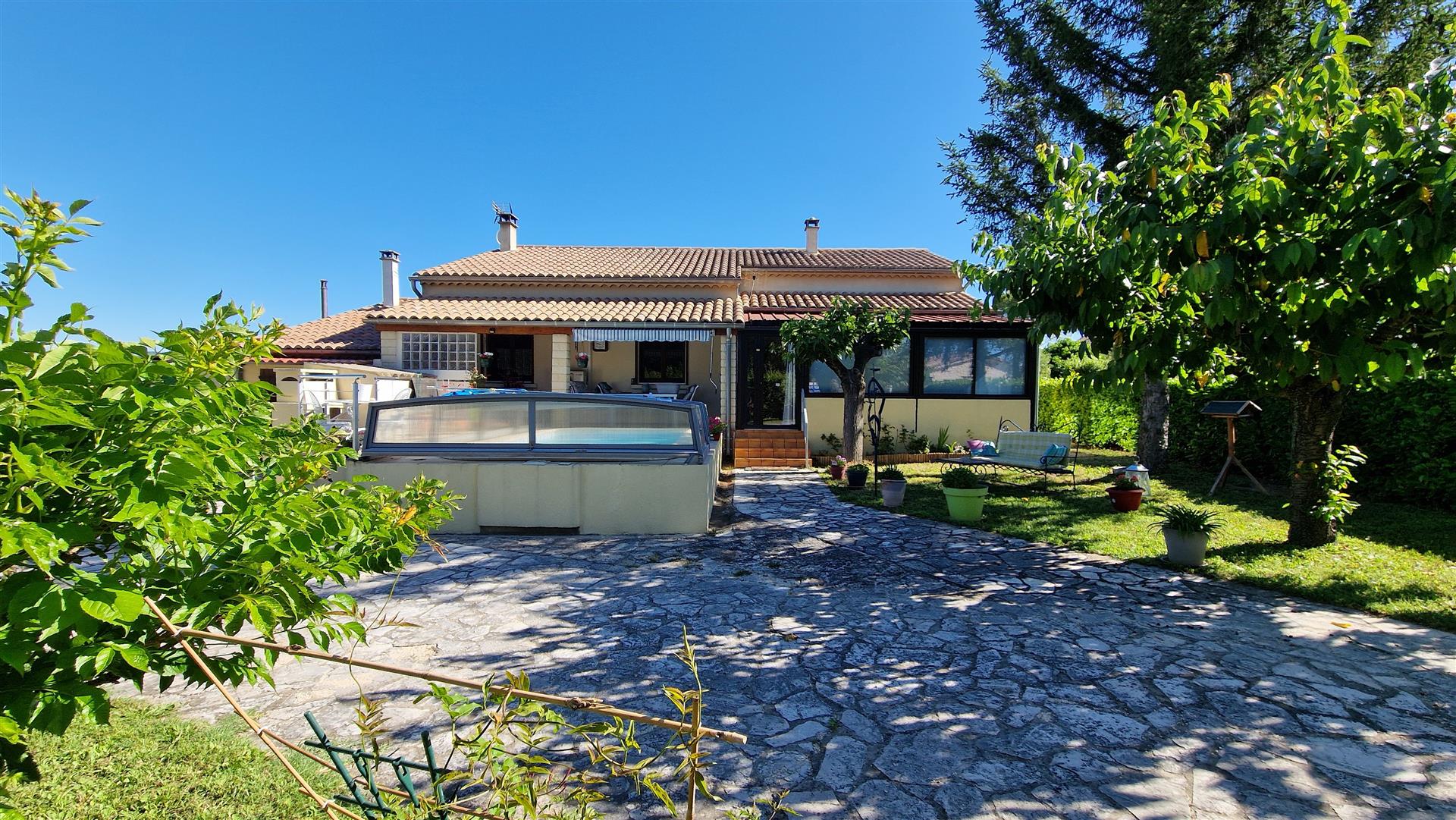 Spacious house in the heart of Barjac