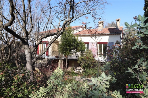 Pernes-Les-Fontaines (84) - House 195 m² on 2,604 m² of land