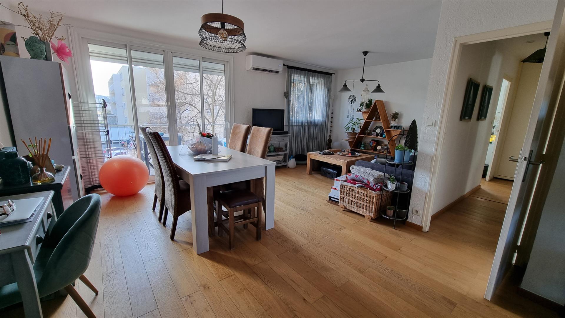 Var (83) - For sale - Draguignan - Charming apartment with 2 bedrooms close to all amenities