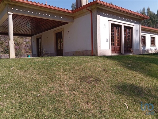 Home / Villa with 5 Rooms in Viana do Castelo with 287,00 m²