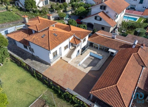 Home / Villa with 4 Rooms in Viana do Castelo with 418,00 m²