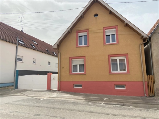 Charming renovated 4 bedroom house in the heart of Niederschaeffolsheim