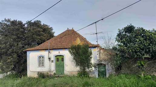 House to Restore and 1310m2 Land for Sale in Ourém
