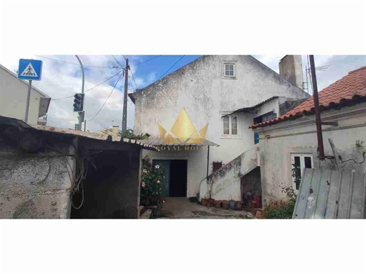 2 Bedroom House to Restore for Sale in Ourém
