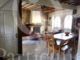 Town centre of Milly la forêt, stone house of 175 m2 with renovated detached barn and garden