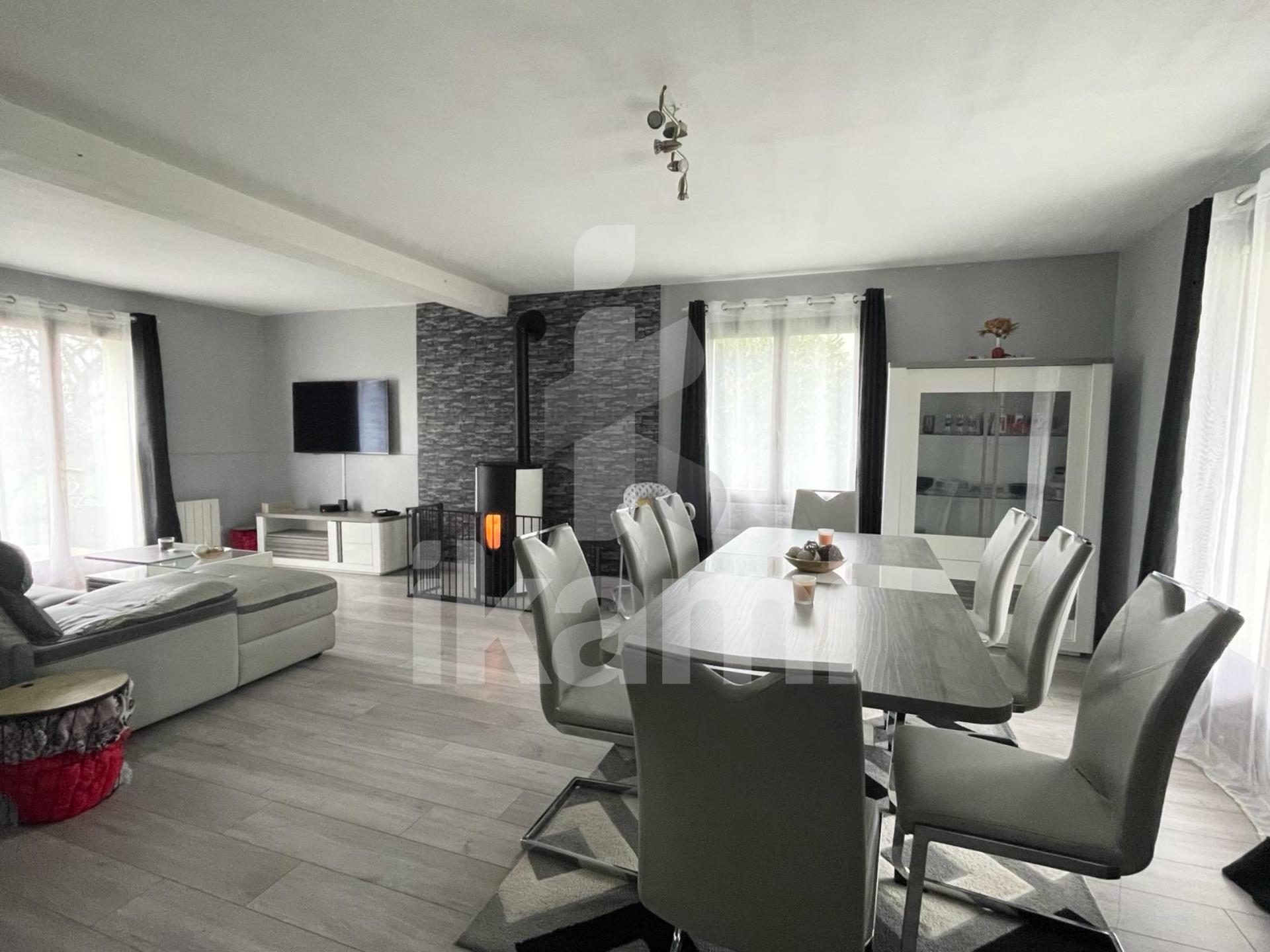 House 7 rooms 137 m2 - Echilleuses