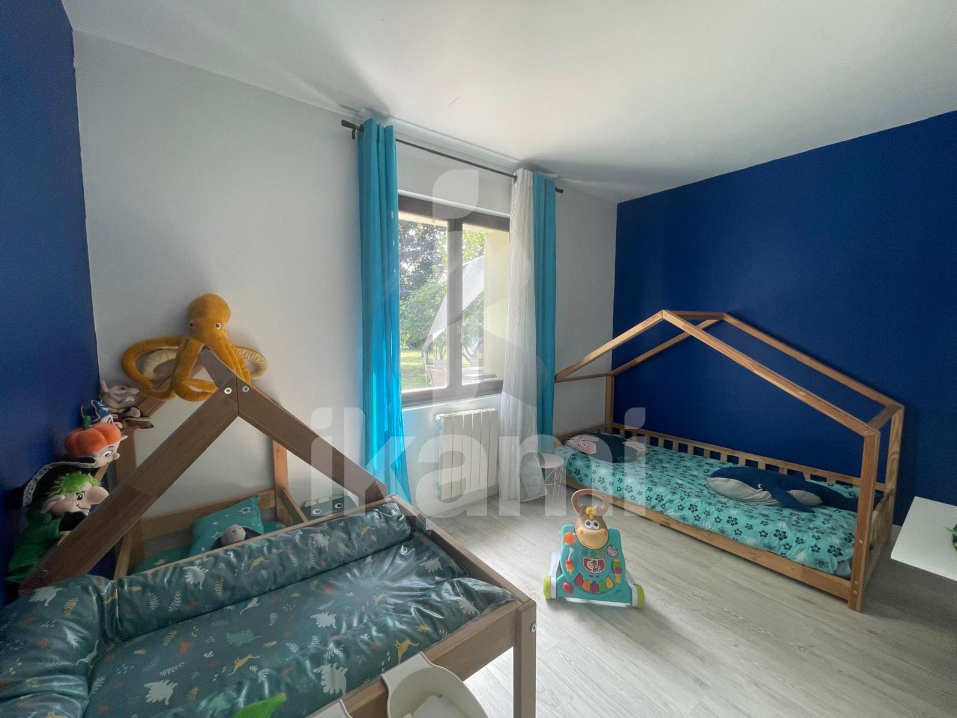 House 7 rooms 137 m2 - Echilleuses