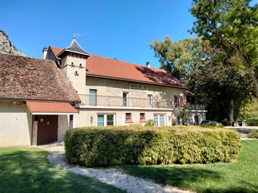 House: Thirteenth-century mill in Chazey-Bons