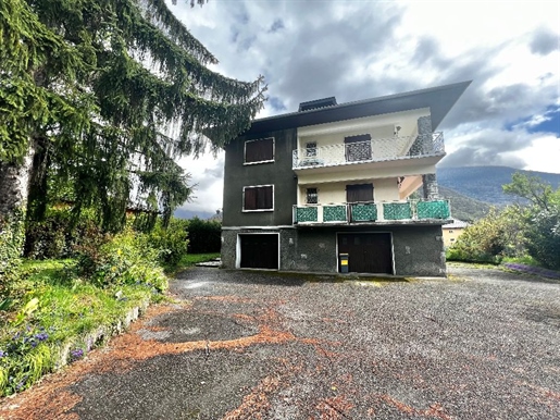 Albertville: large family home: two apartments and a studio
