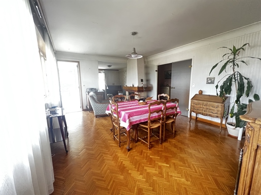 Albertville: large family home: two apartments and a studio