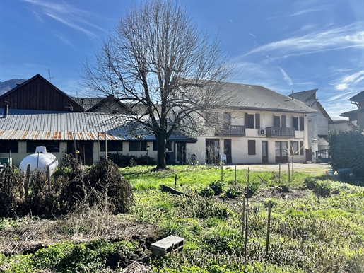 Plus de 245 m2, garage, atelier jardin à Châteauneuf