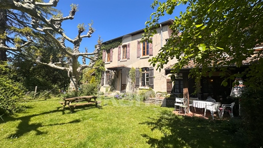 Lapeyrouse - Detached house of 277 m2