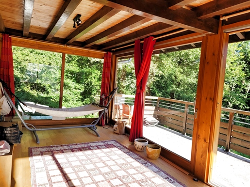 Very large chalet in perfect condition-in the middle of nature.