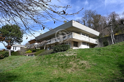 Property with panoramic view of Lake Bourget
