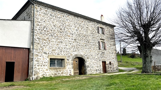 Stone house with outbuildings on 15 hectares of meadows - Ardèche