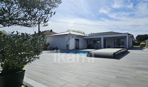 Contemporary house, 160 m2 hab, 4 bedrooms, 1500 m2 plot with pool