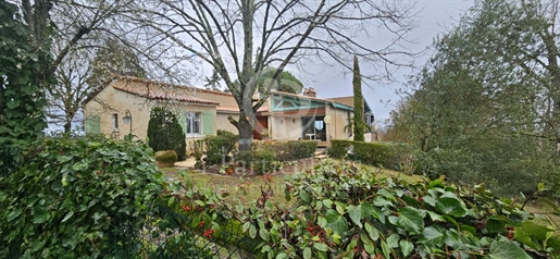 Villa of 199m2 for sale with 8 rooms in Monbazillac, 7609 m2 of land
