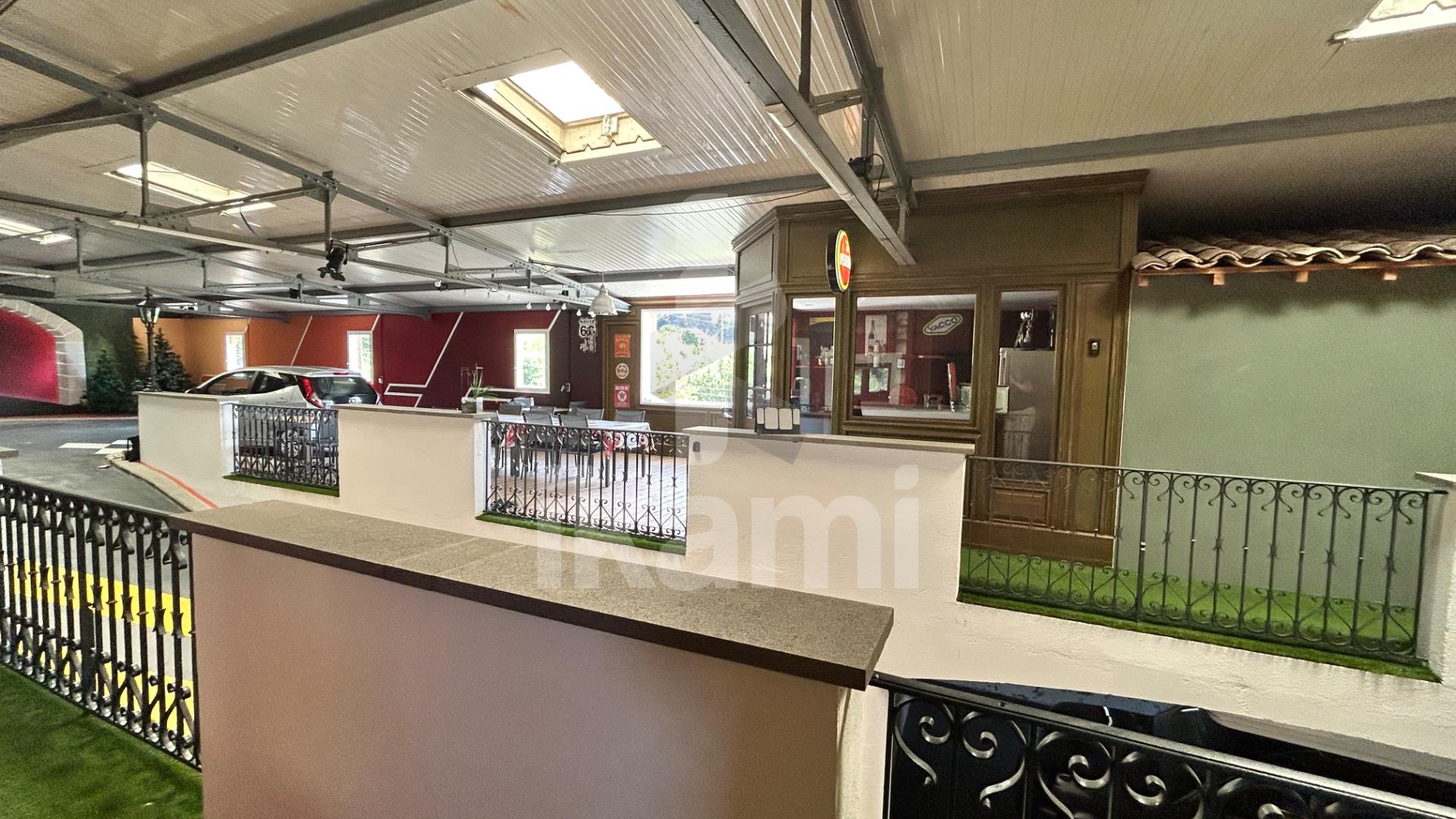 800 m2 covered property complex