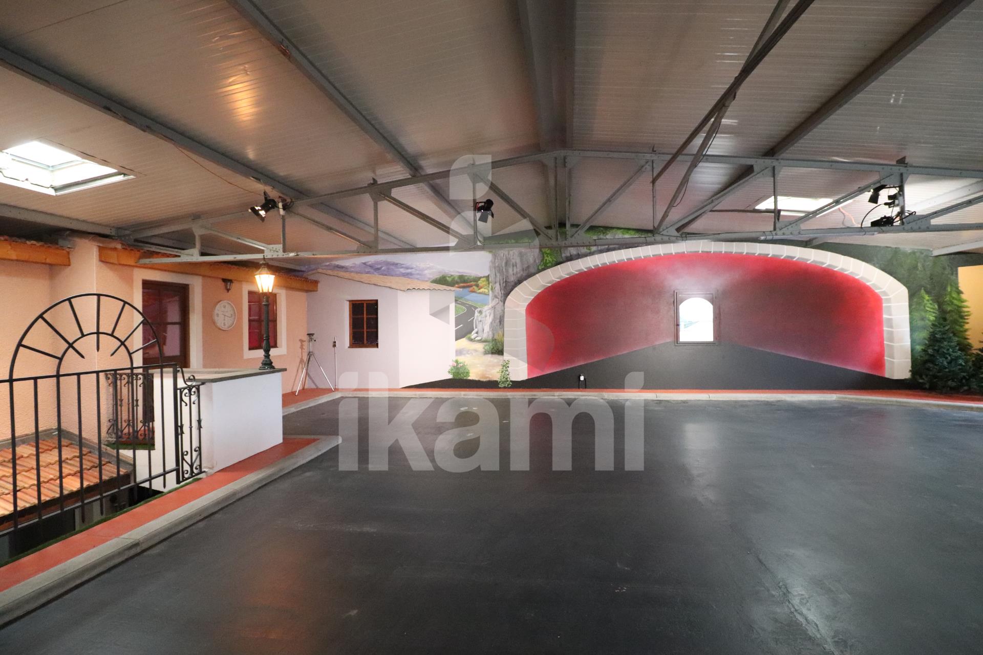 800 m2 covered property complex
