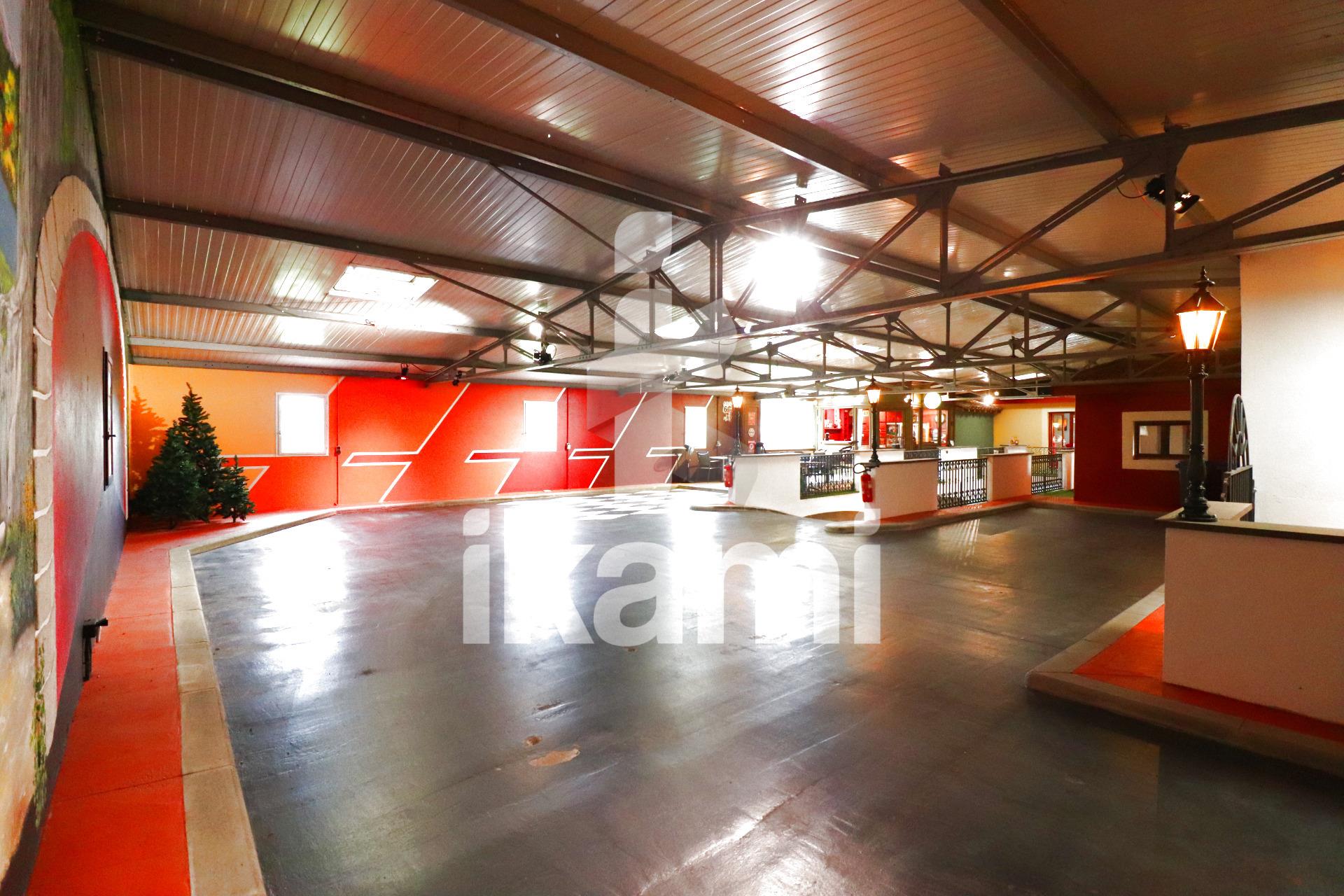 800 m2 covered property complex