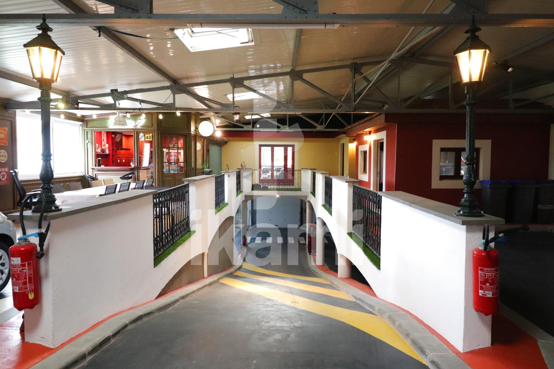 800 m2 covered property complex